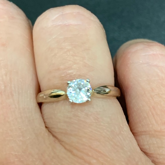 Silver and Cubic Zirconia Ring - Picture 1 of 4